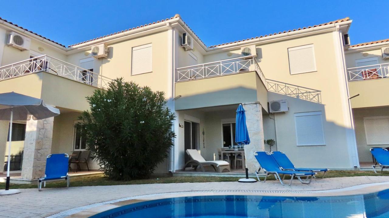 Phoebes Place At Kalamaki Court, 2 Bedroom Villa With A Shared Pool Ngoại thất bức ảnh